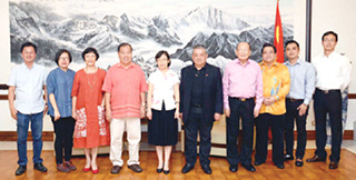 Chinese consulate hosts dinner